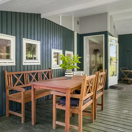 Three-bedroom In بيت للعطل *