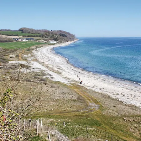 Three-bedroom In Semesterbostad