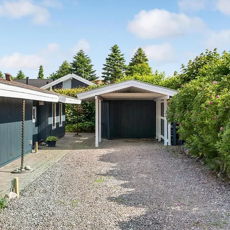 Semesterbostad Three-bedroom In Ebeltoft